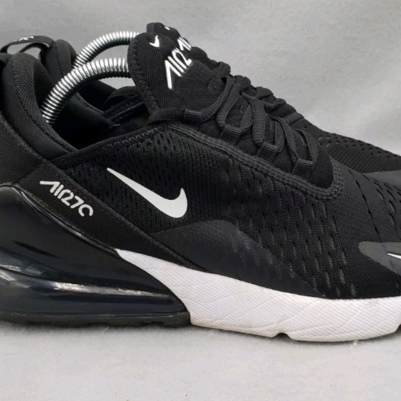Nike Air Max 270 /  Black Running Athletic Comfort Shoes AH6789-001 Womans 10.5 - Picture 2 of 11